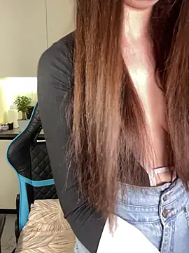 CurlyLara live sex cam