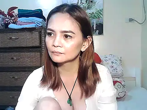 Kisses-13 live sex cam