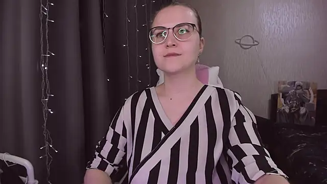 MissBrightShine's cam snapshot