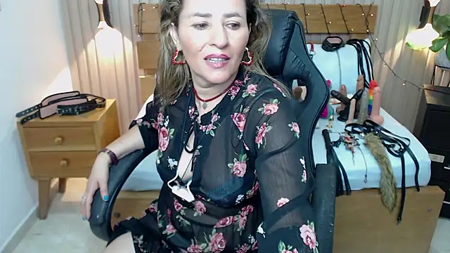 luciana_ballesteros_'s cam snapshot