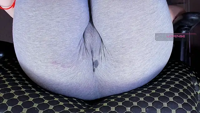 Cameltoe_squirt_inPants's cam snapshot