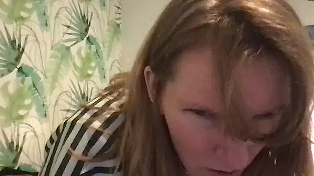 MeluaMauritius's cam snapshot