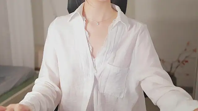 SpiderIily live sex cam