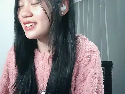 Nunaa18 live sex cam