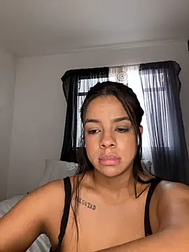 trianawhite live sex cam