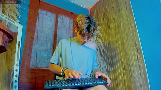 Leo_Glow live sex cam