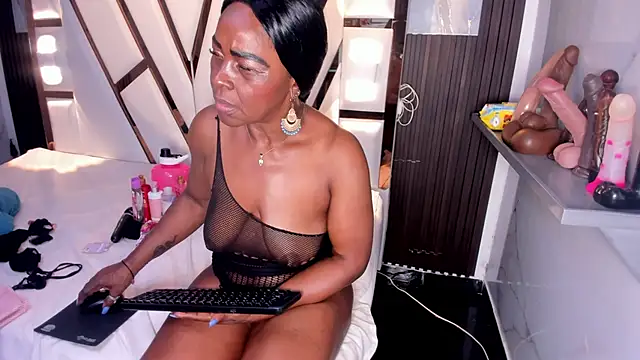 lola_hornei's cam snapshot