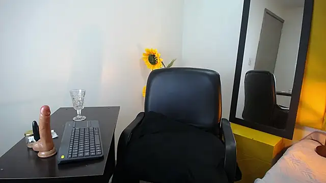 Lupiita223's cam snapshot