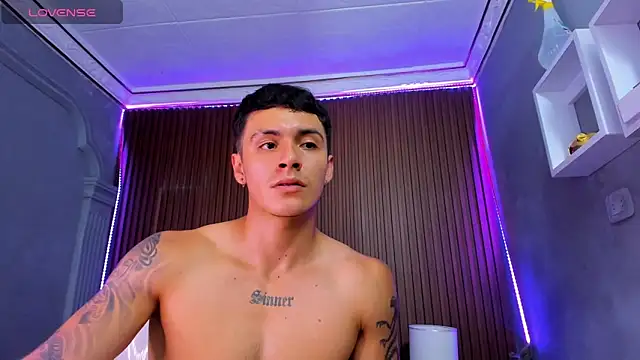 Leo_santoro live sex cam