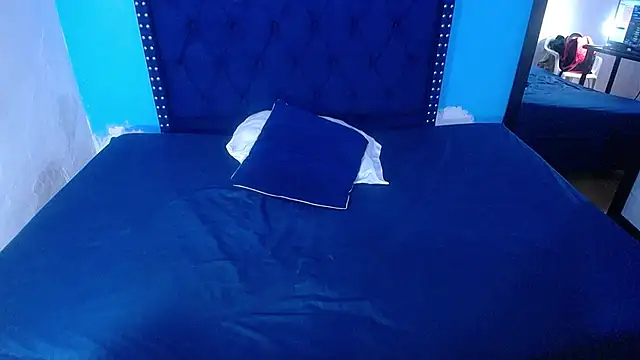 kinky_redhead18's cam snapshot