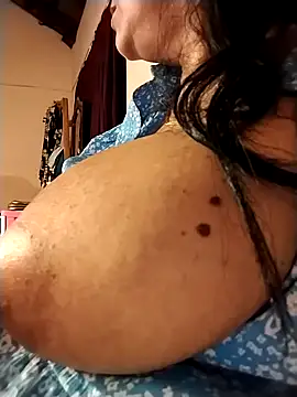 tharu_sweet's cam snapshot