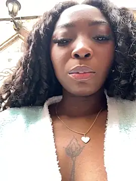 EmilyKisx live sex cam