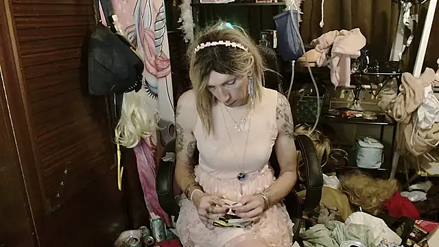 Ombeline1 live sex cam