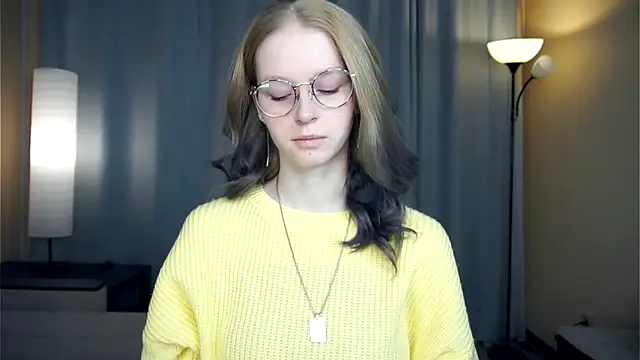 ToyaPletz live sex cam