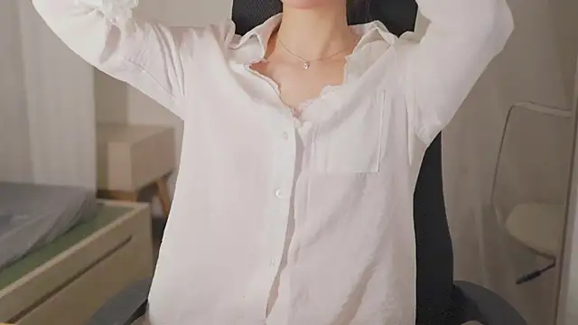 SpiderIily live sex cam