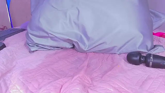 violett_lo's cam snapshot