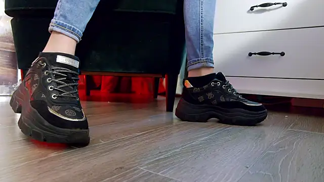 FeetVibe's cam snapshot