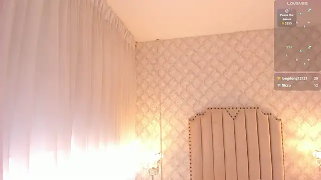 Pia_Johnson_'s cam snapshot