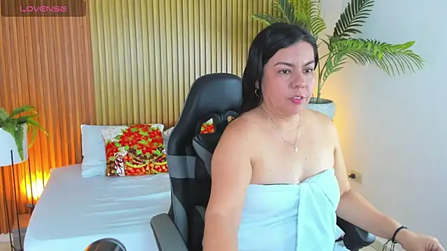 nahia_13's cam snapshot