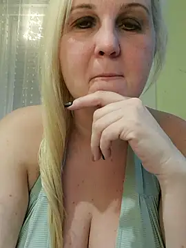 Mayci1984 live sex cam