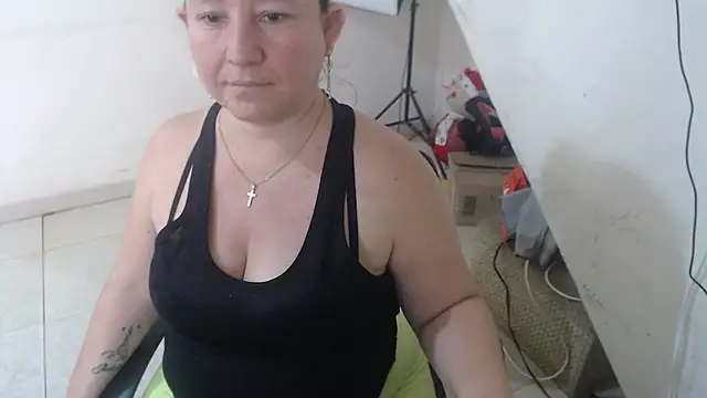 Yohis_Kiut25 live sex cam