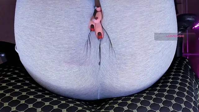 Cameltoe_squirt_inPants's web cam