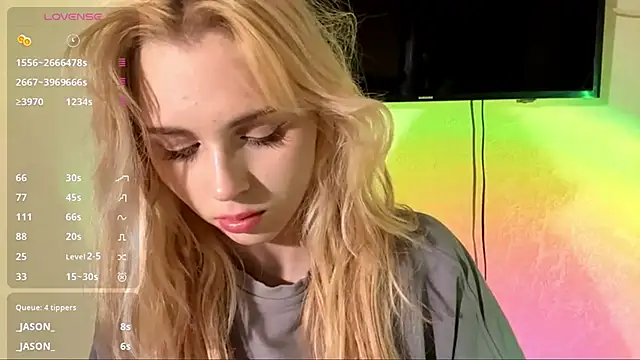 LatanyaRein live sex cam