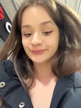 KittyQueeny live sex cam