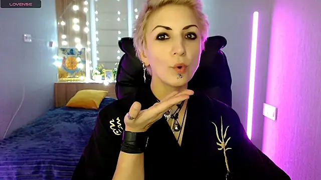 Sweet-n-Strong live sex cam