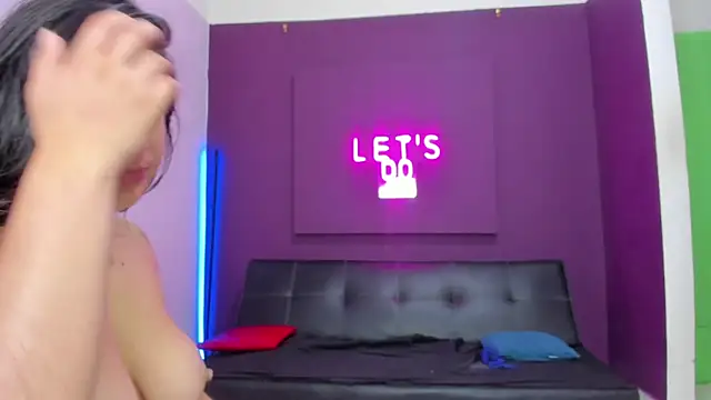 FantasyRoomX live sex cam