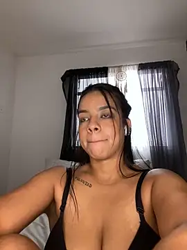 trianawhite live sex cam