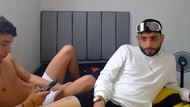 Sexy_accommodating_guys live sex cam