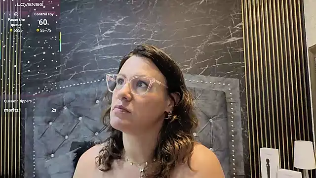 charlotte__G's cam snapshot