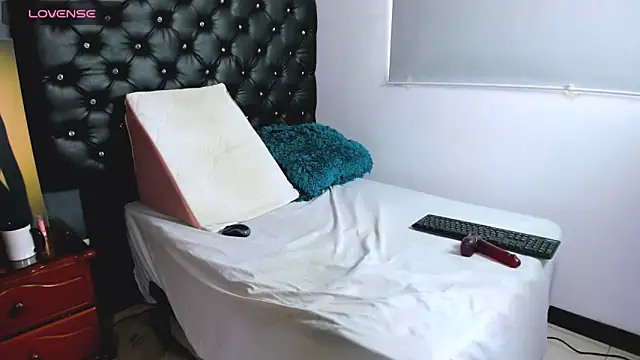 catalinamuss_'s cam snapshot