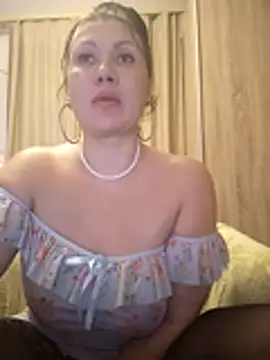 ROXOLANAA_SEXY live sex cam