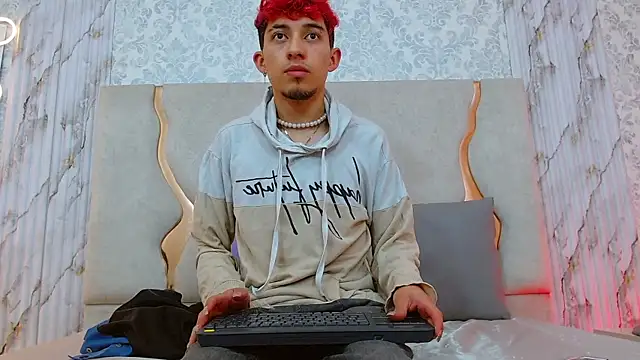 Axel_tay live sex cam