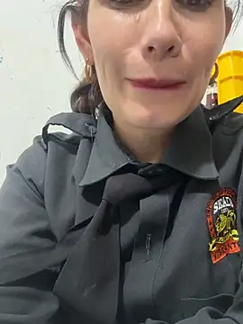 Alysson-- live sex cam