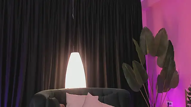 KimP0ssible's cam snapshot