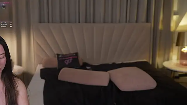 Esmie_Smile live sex cam