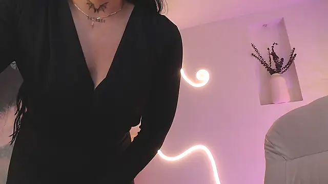 ViolettaHotLatin_'s cam snapshot