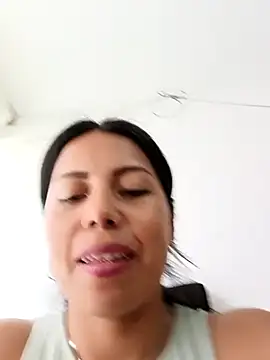 _andrea30 live sex cam