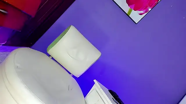 Valentina_Horny777 live sex cam