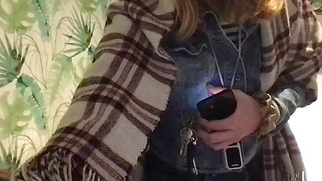 MeluaMauritius's cam snapshot