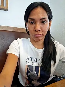 Doll_Loren live sex cam