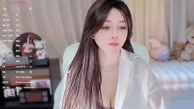 Yiluo95 live sex cam