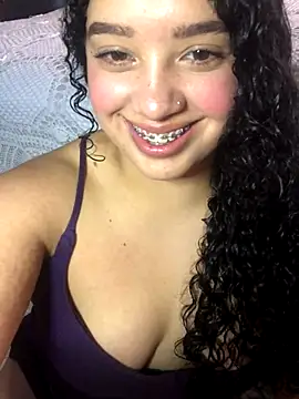 Julieta_333's cam snapshot