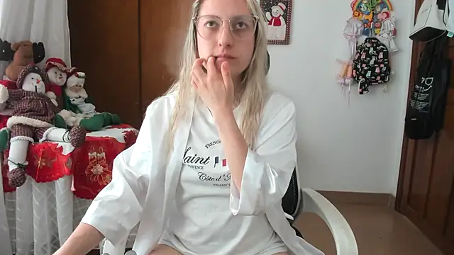 Adele_johnsonn1's cam snapshot