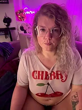 CurvyAnonymousGirl89's cam snapshot