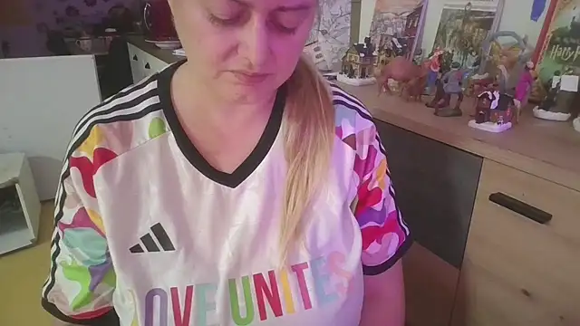 Meliss_Official9's cam snapshot