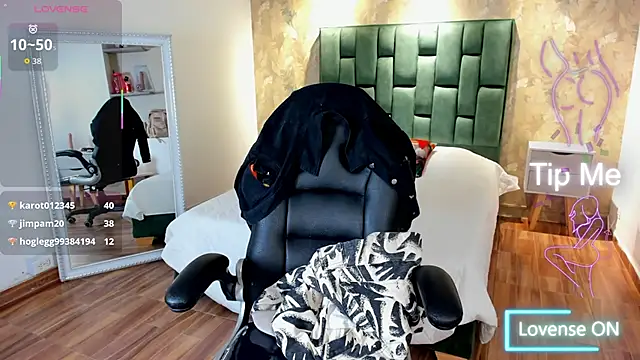 april_dumont's cam snapshot